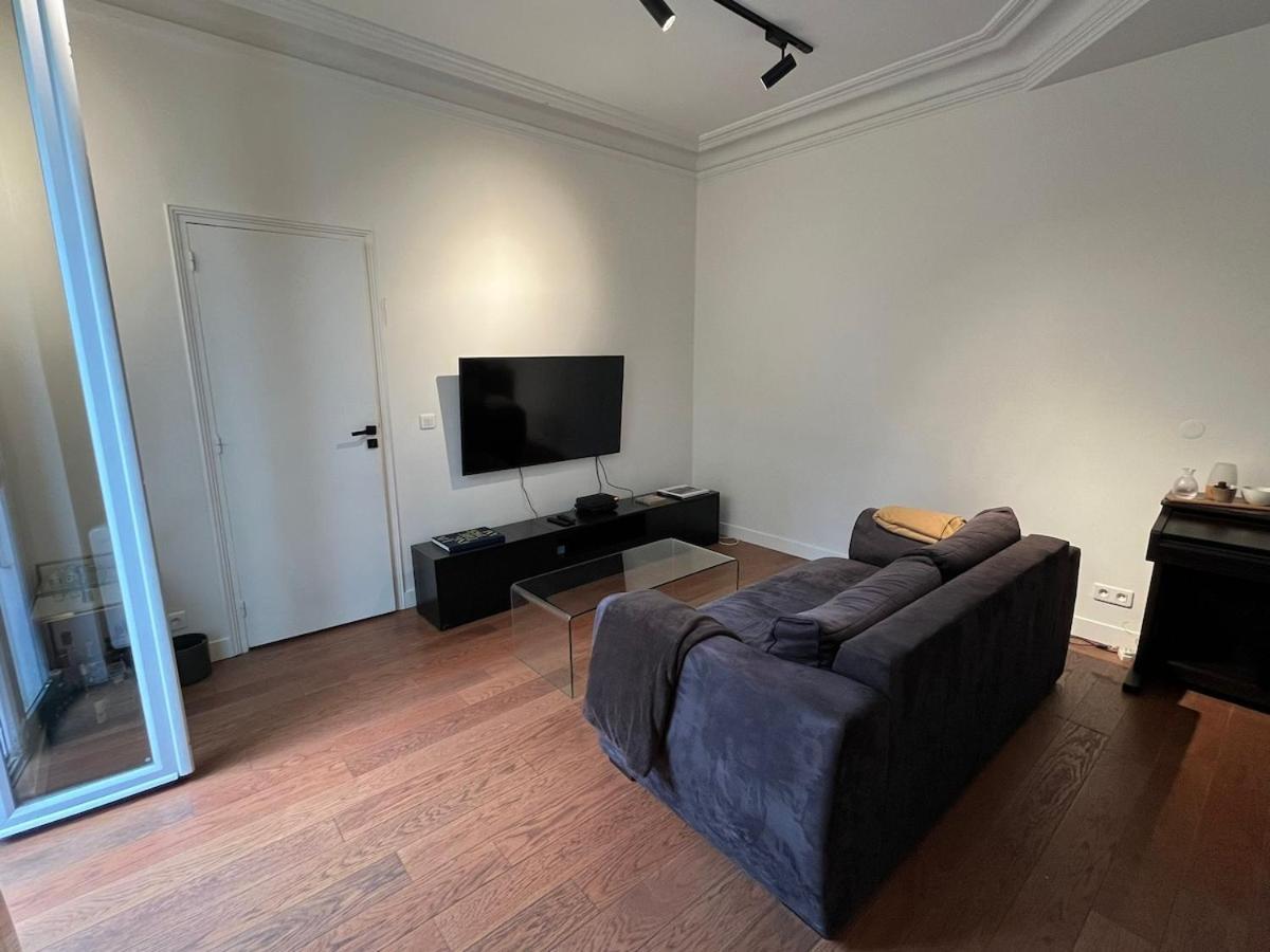 Goodguest-cozy And Quiet Batignolles Bail Mobilite Apartment Paris